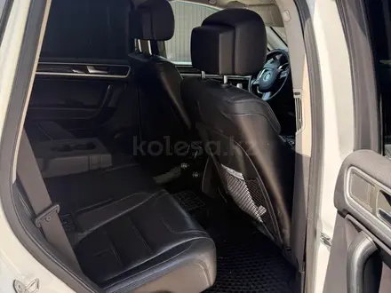 Volkswagen Touareg 2011 года за 12 000 000 тг. в Алматы – фото 7