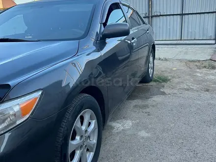 Toyota Camry 2011 года за 6 300 000 тг. в Атырау – фото 3