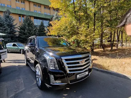 Cadillac Escalade 2019 года за 34 000 000 тг. в Алматы