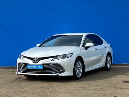 Toyota Camry 2020 года за 13 600 000 тг. в Алматы