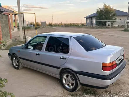 Volkswagen Vento 1993 года за 3 300 000 тг. в Актобе – фото 4