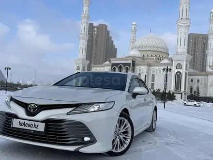 Toyota Camry 2018 года за 14 082 667 тг. в Астана