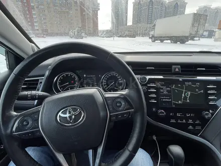 Toyota Camry 2018 года за 14 082 667 тг. в Астана – фото 7