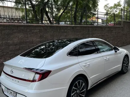 Hyundai Sonata 2022 года за 19 200 000 тг. в Алматы – фото 4