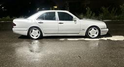 Mercedes-Benz E 230 1996 года за 4 500 000 тг. в Усть-Каменогорск – фото 3