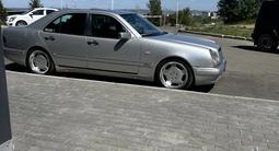 Mercedes-Benz E 230 1996 года за 4 500 000 тг. в Усть-Каменогорск – фото 4