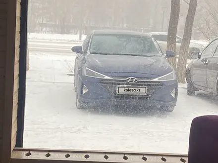 Hyundai Elantra 2019 года за 8 000 000 тг. в Астана – фото 3