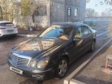 Mercedes-Benz E 240 2004 года за 3 600 000 тг. в Караганда – фото 2