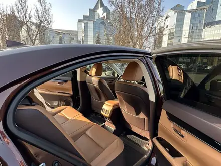 Lexus ES 200 2018 года за 11 900 000 тг. в Астана – фото 10