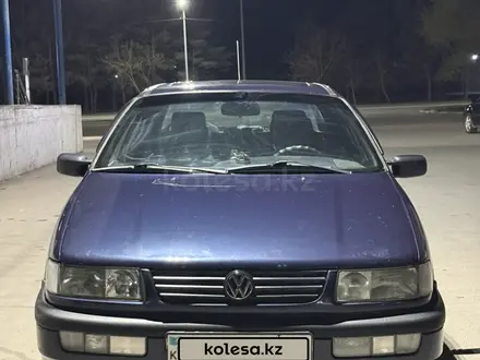 Volkswagen Passat 1995 года за 1 700 000 тг. в Костанай – фото 2