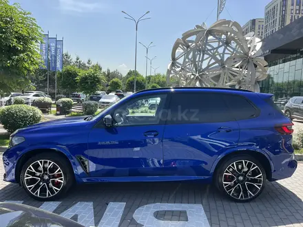 BMW X5 M 2023 года за 69 500 000 тг. в Алматы – фото 12