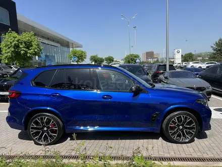 BMW X5 M 2023 года за 69 500 000 тг. в Алматы – фото 13