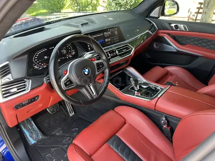 BMW X5 M 2023 года за 69 500 000 тг. в Алматы – фото 31