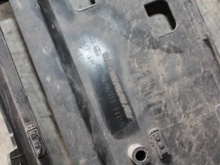 Решетка радиатора в бампер Toyota Camry 75 за 1 000 тг. в Караганда – фото 2