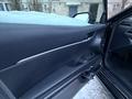 Toyota Camry 2021 года за 11 800 000 тг. в Актобе – фото 19