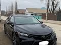 Toyota Camry 2021 года за 11 800 000 тг. в Актобе