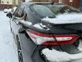 Toyota Camry 2021 года за 11 800 000 тг. в Актобе – фото 5