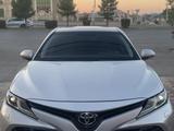 Toyota Camry 2018 года за 12 000 000 тг. в Шымкент