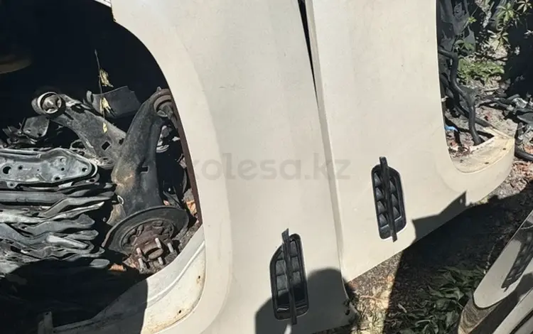 Крыло на Cadillac Escalade 2008 за 60 000 тг. в Алматы
