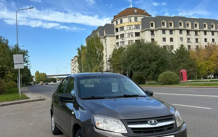 ВАЗ (Lada) Granta 2190 2018 годаүшін3 000 000 тг. в Астана