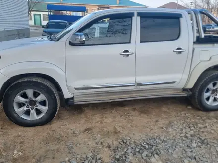 Toyota Hilux 2013 года за 10 700 000 тг. в Бейнеу