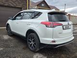 Toyota RAV4 2017 годаүшін11 800 000 тг. в Астана – фото 2