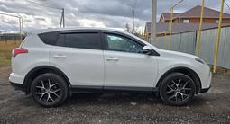 Toyota RAV4 2017 годаүшін11 800 000 тг. в Астана – фото 5