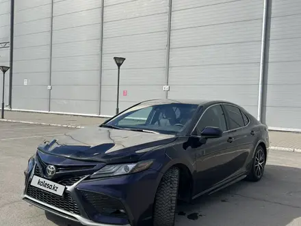 Toyota Camry 2021 года за 12 500 000 тг. в Астана – фото 2