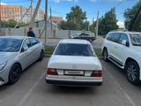 Mercedes-Benz E 200 1991 года за 800 000 тг. в Астана – фото 2