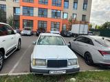 Mercedes-Benz E 200 1991 года за 800 000 тг. в Астана