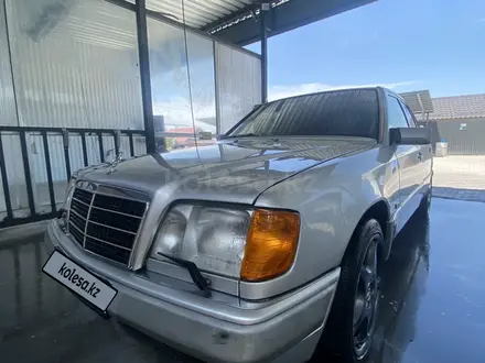 Mercedes-Benz E 280 1993 года за 2 000 000 тг. в Алматы – фото 2