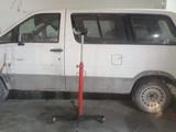 Ford Aerostar 1991 года за 500 000 тг. в Атырау – фото 3