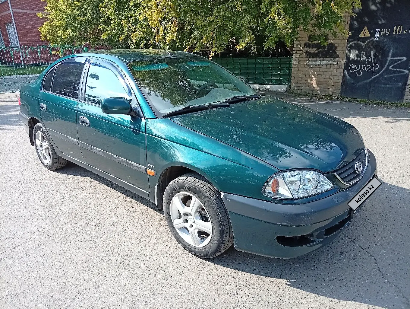 Toyota Avensis, 2002