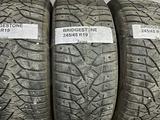 Автошины Bridgestone 245/45 R 19 зима дисков нет 3шт за 60 000 тг. в Атырау