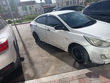 Hyundai Solaris 2013 года за 3 000 000 тг. в Караганда – фото 3