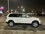 Volkswagen Touareg 2008 года за 5 500 000 тг. в Алматы – фото 3