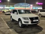 Volkswagen Touareg 2008 года за 5 500 000 тг. в Алматы