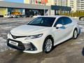 Toyota Camry 2023 года за 18 300 000 тг. в Алматы