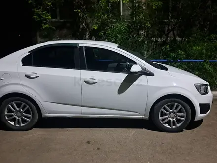 Chevrolet Aveo 2014 года за 5 000 000 тг. в Караганда – фото 2