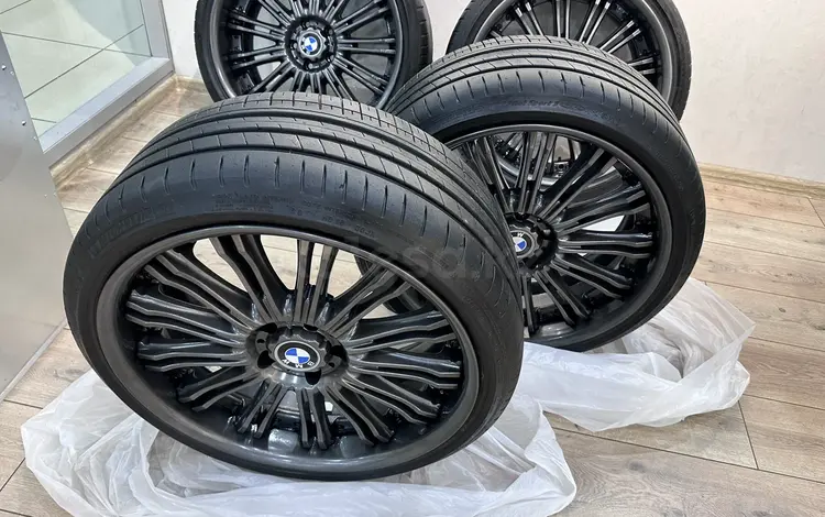 Диски с резиной разноширокие r20 Michelin в отличном сост за 650 000 тг. в Алматы