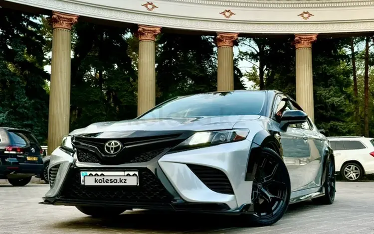 Toyota Camry 2020 года за 16 500 000 тг. в Алматы