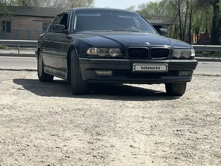 BMW 728 1998 года за 3 300 000 тг. в Алматы