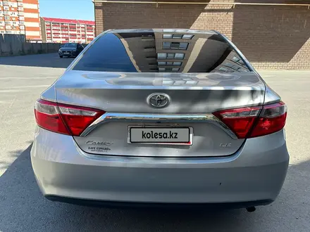 Toyota Camry 2015 года за 6 000 000 тг. в Атырау – фото 2
