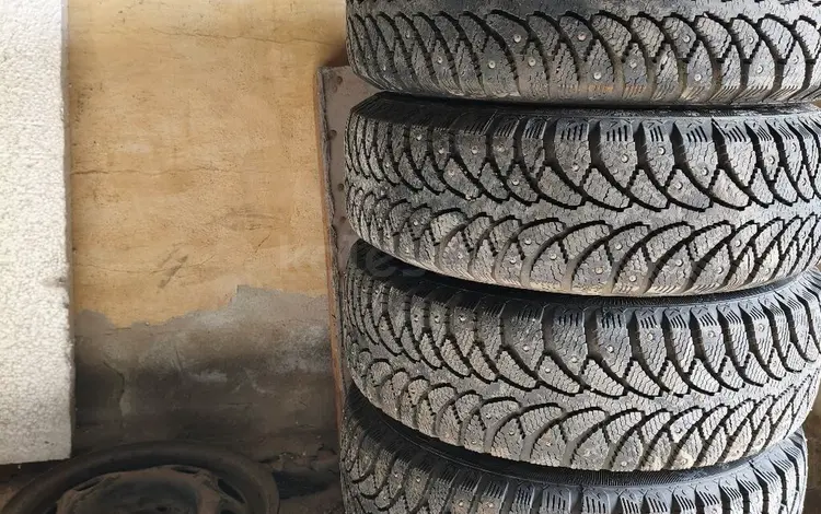 Диски с шинами зимние комплект за 80 000 тг. в Темиртау