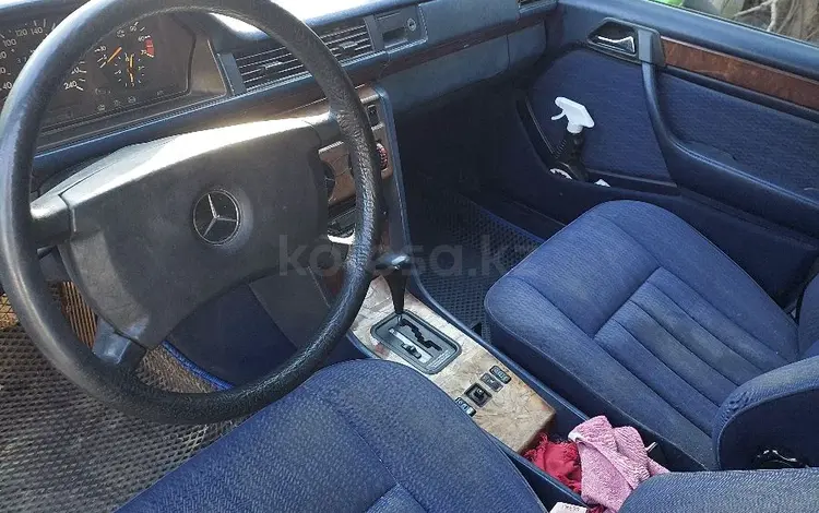 Mercedes-Benz E 260 1990 годаүшін1 400 000 тг. в Алматы