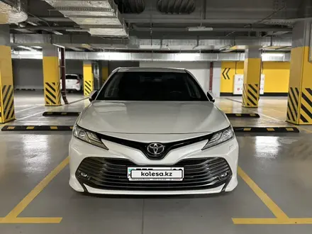 Toyota Camry 2019 года за 14 200 000 тг. в Алматы – фото 4