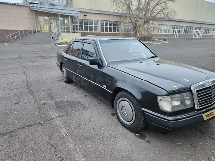 Mercedes-Benz E 200 1990 года за 2 400 000 тг. в Караганда – фото 4