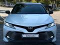Toyota Camry 2019 годаүшін13 900 000 тг. в Актобе – фото 2