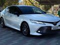 Toyota Camry 2019 годаүшін13 900 000 тг. в Актобе – фото 3
