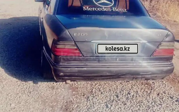 Mercedes-Benz E 200 1992 года за 1 568 737 тг. в Караганда